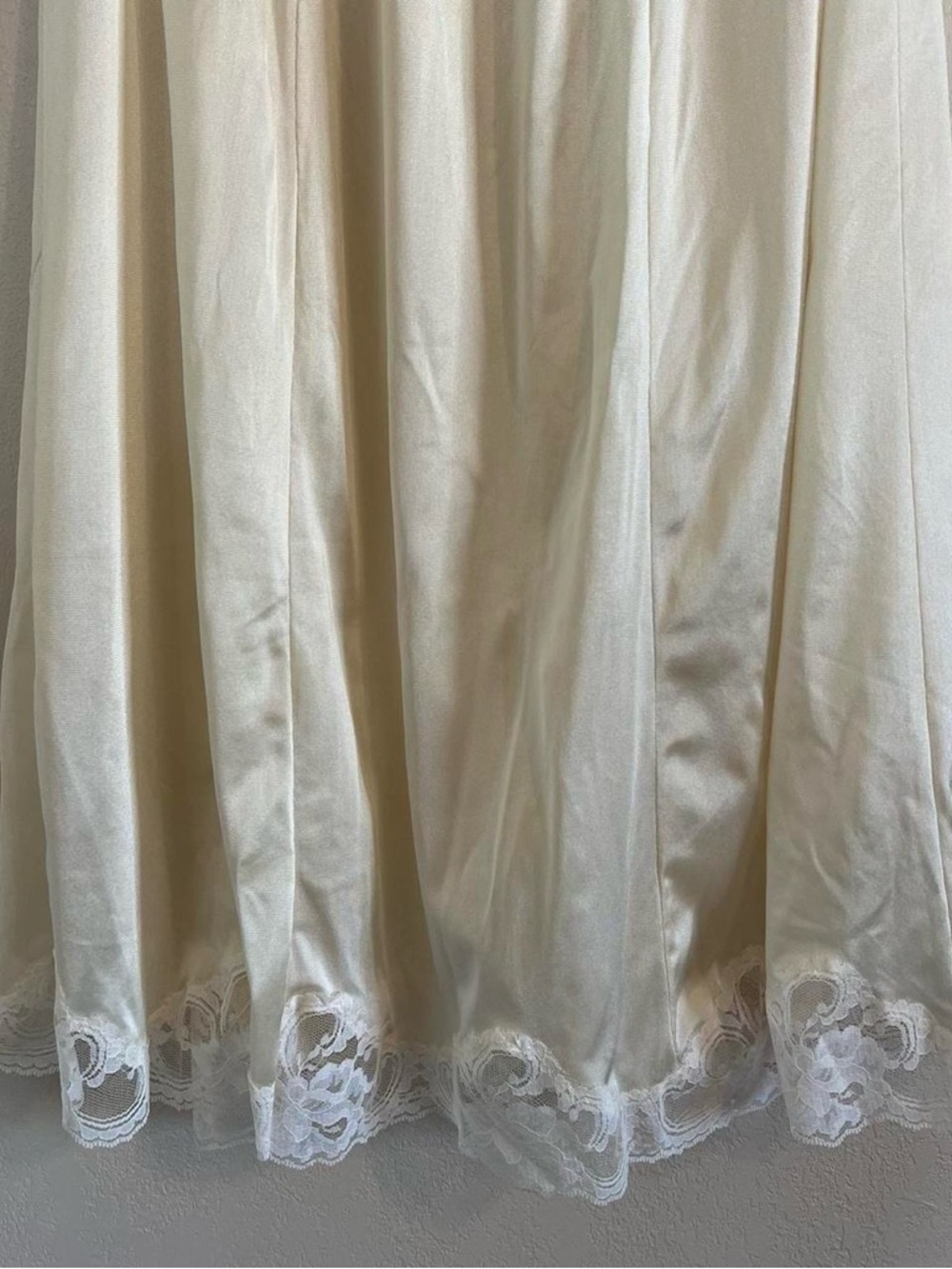 Vintage Lace Trim Half Slip - Picture 4 of 8
